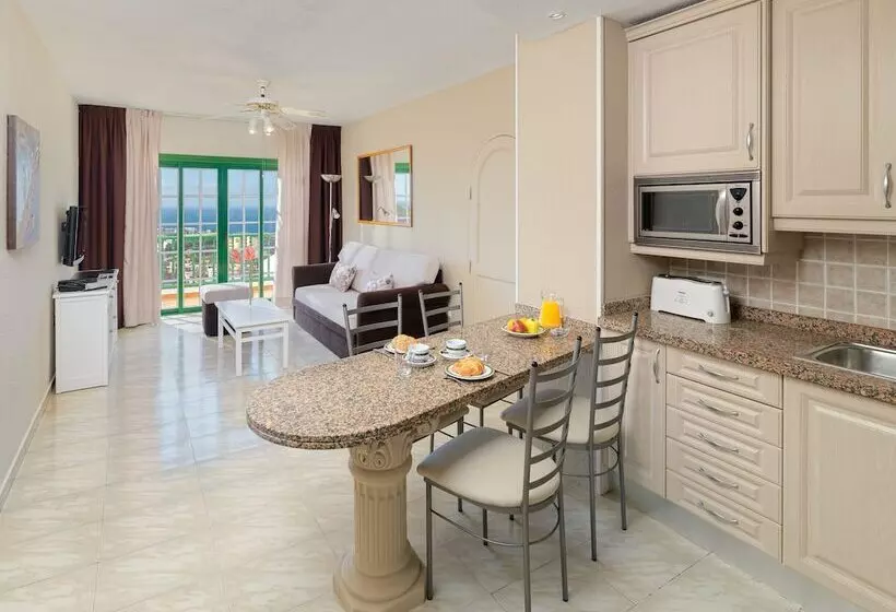 ２ベッドルームアパートメント, Regency Torviscas Apartments and Suites