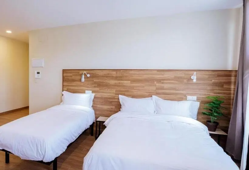 トリプルクラシックルーム, Apartahotel Golden Alcalá