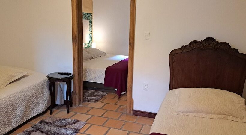 سوییت جونیور, Casa Lola Hotel Boutique