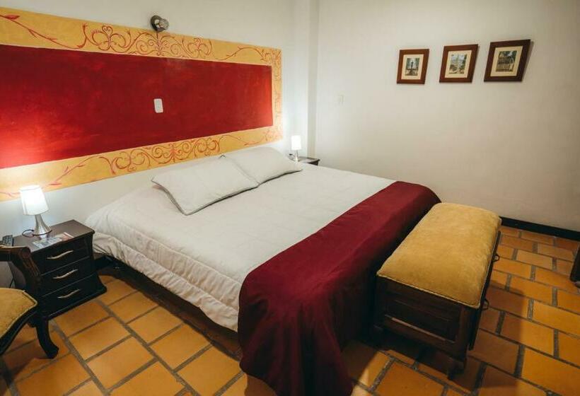 اتاق سوپریور با تخت بزرگ, Casa Lola Hotel Boutique