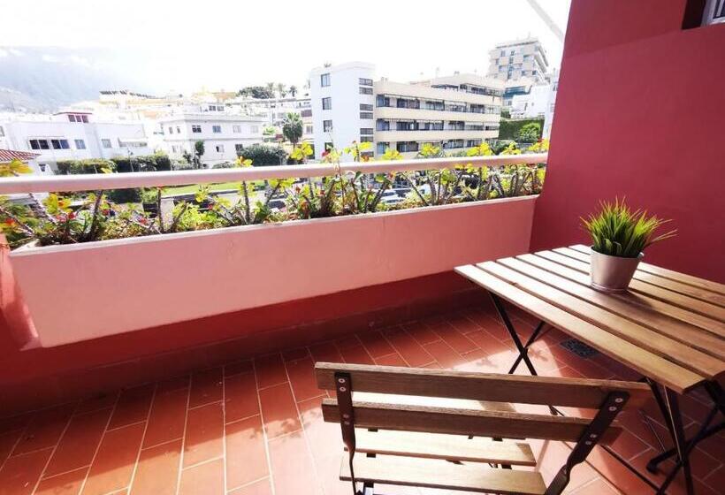 غرفة قياسية ثلاثية مزودة بشرفة, Don Cándido