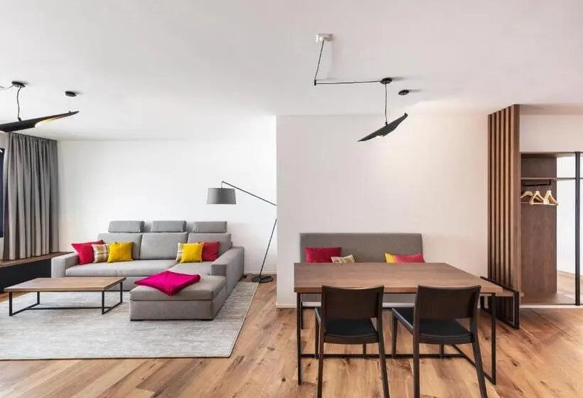 Superior-perhehuone, Macardo Premium B&b