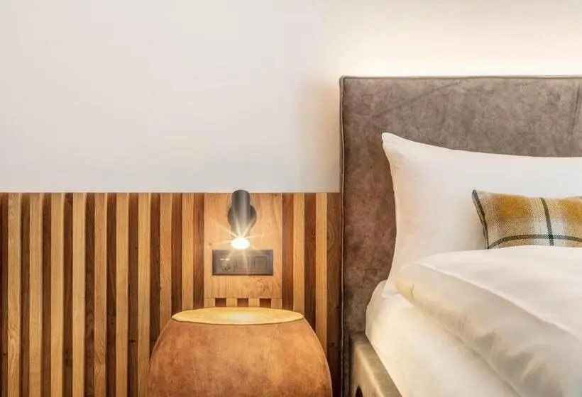 Superior-perhehuone, Macardo Premium B&b