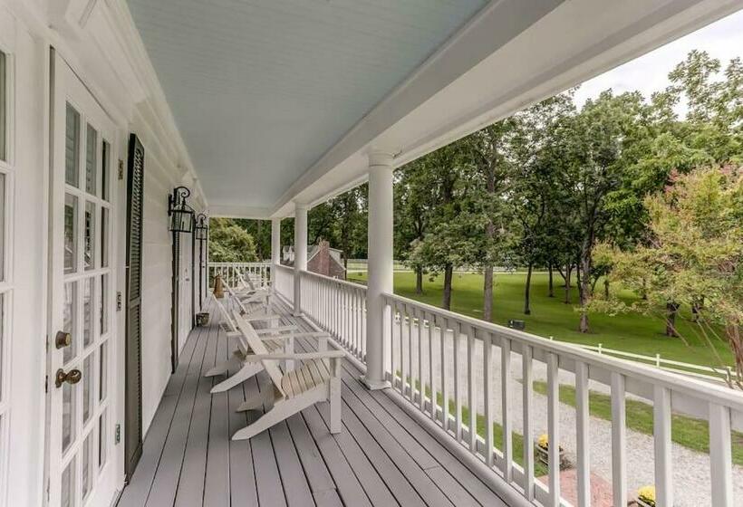 סוויטה, Bonne Terre Inn