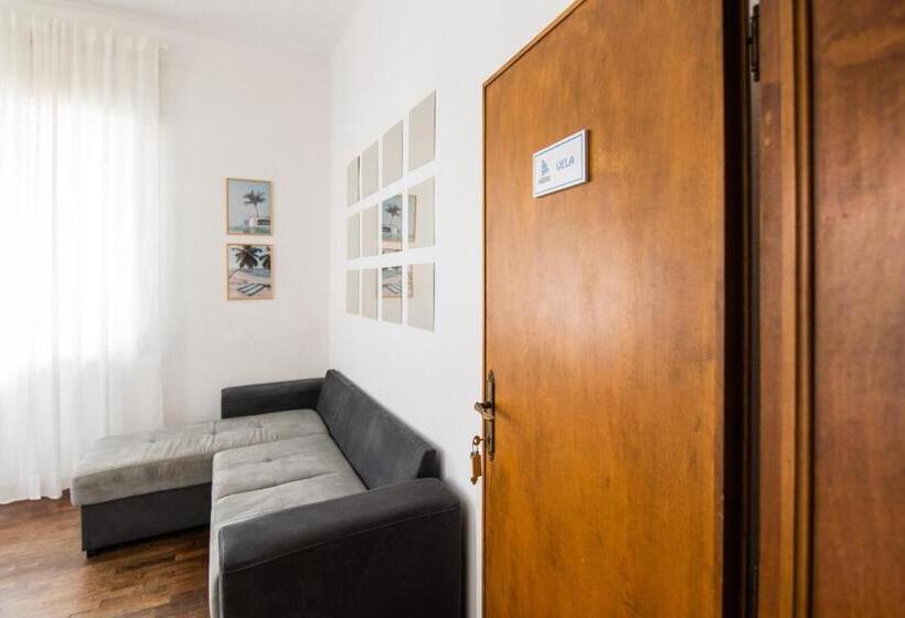 Economy Triple Room, Casa Fubis