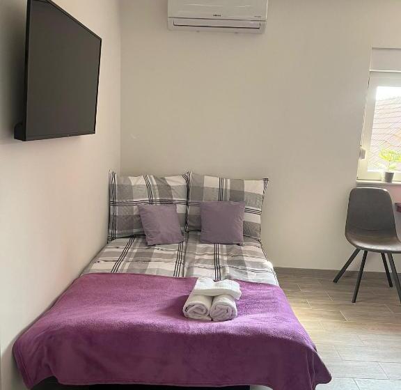 اتاق استاندارد, Rooms Jelak