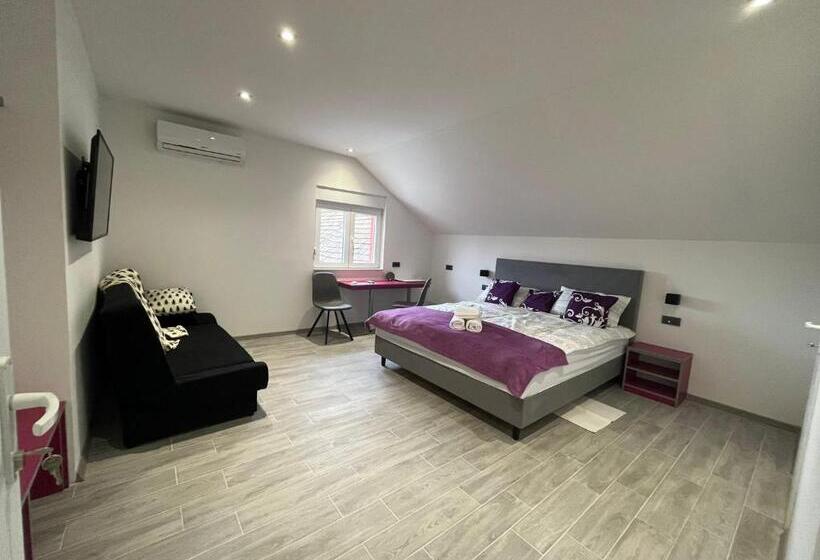 اتاق استاندارد, Rooms Jelak