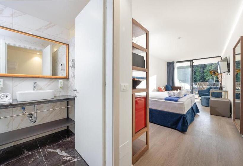 バルコニー付きスタンダードトリプルルーム, Resort Del Mar Emotion