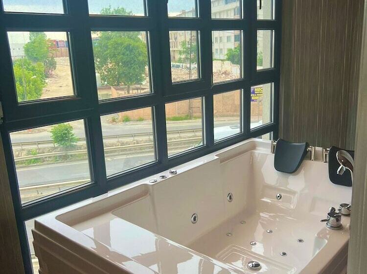 디럭스 스튜디오, Beta