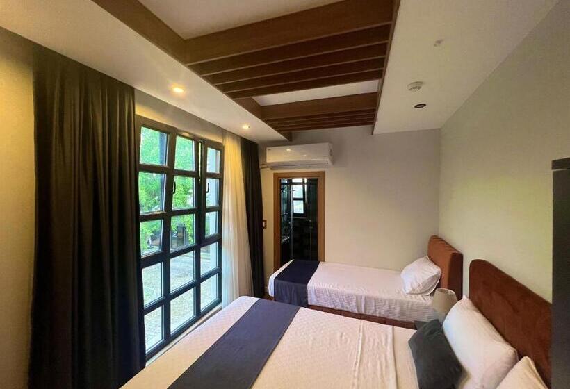 디럭스 트리플 룸, Beta