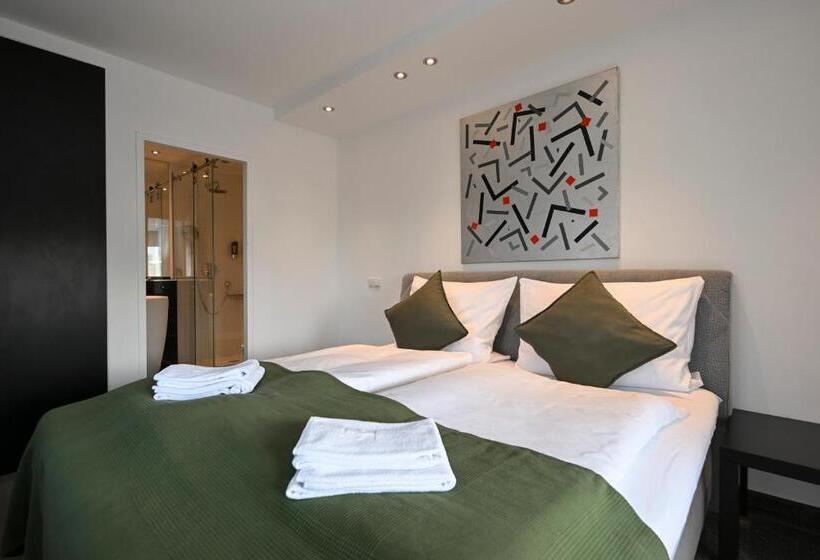 חדר סטנדרט עם מרפסת, Hardi S