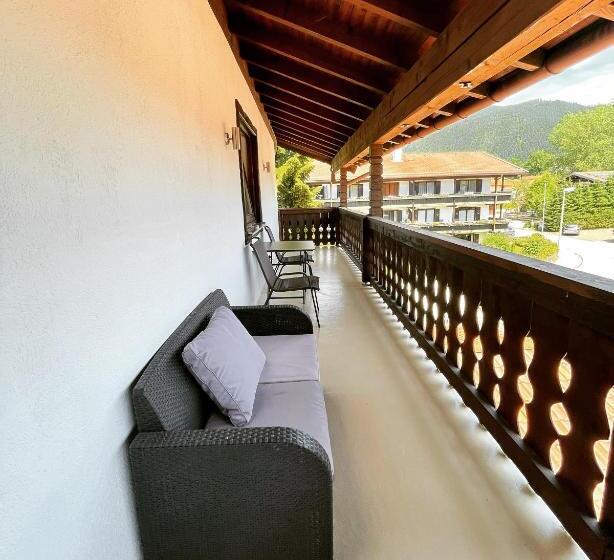 חדר סופריור עם מרפסת, Hardi S