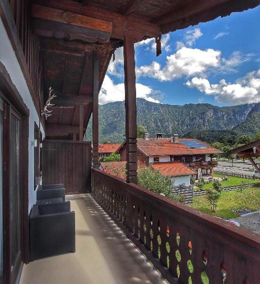 חדר סופריור עם מרפסת, Hardi S