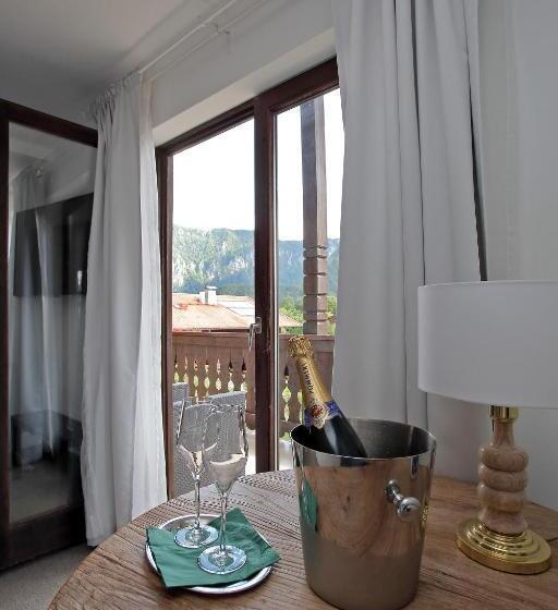 חדר סופריור עם מרפסת, Hardi S