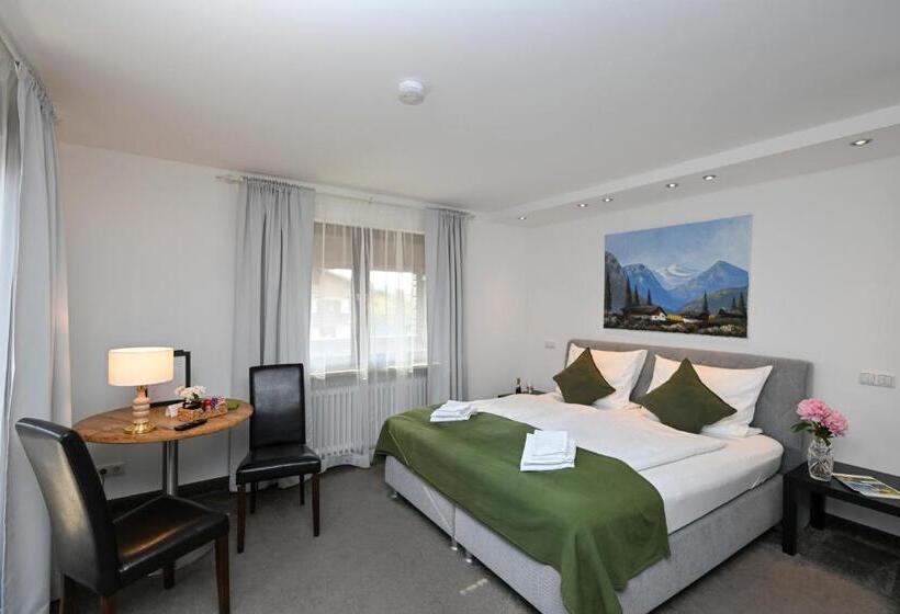 חדר סופריור עם מרפסת, Hardi S