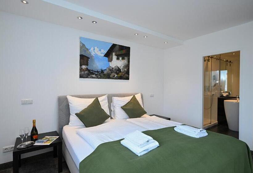 חדר סופריור עם מרפסת, Hardi S