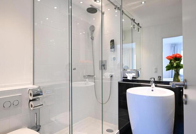 חדר סופריור עם מרפסת, Hardi S