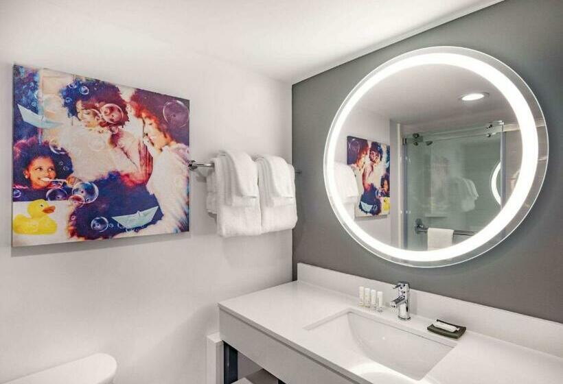 Номер бизнес-класса, La Quinta By Wyndham Chicago O Hare Airport