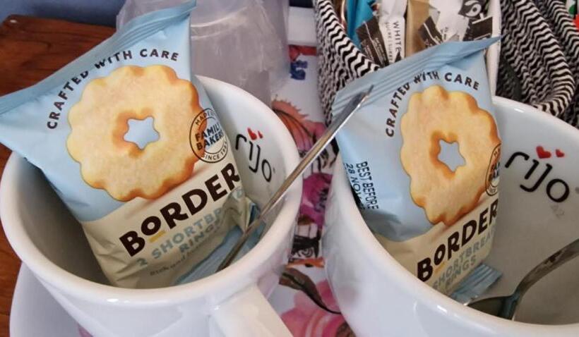 디럭스 룸, Lilyrose