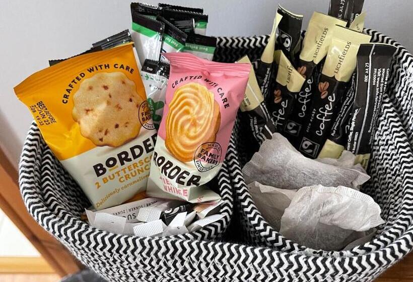 이코노미 룸, Lilyrose