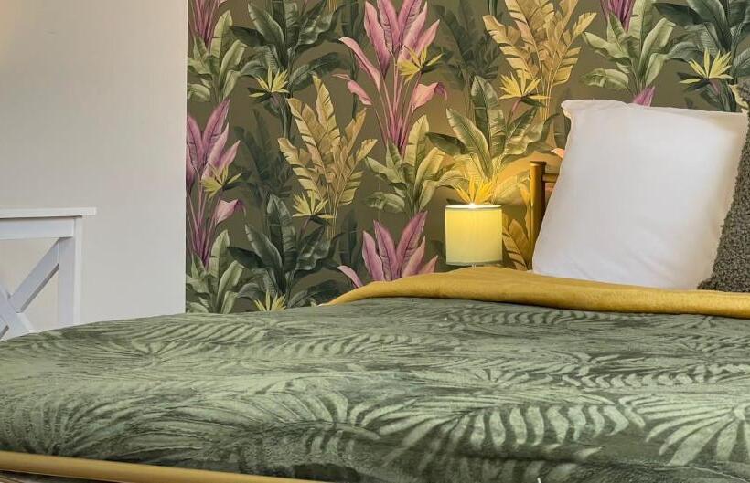 패밀리 룸, Lilyrose