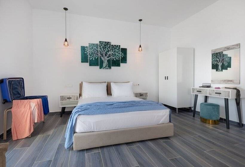 プレミアムスタジオ, Mandilaras Village