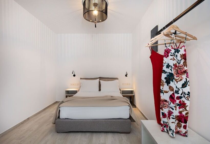 コンフォートワンルーム, Mandilaras Village