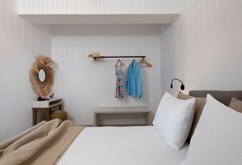 컴포트 스튜디오, Mandilaras Village