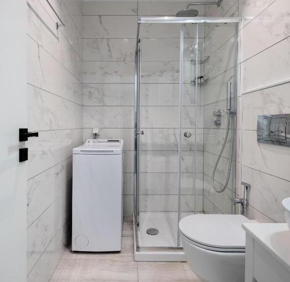 高级工作室, Mandilaras Village