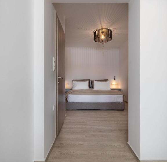 컴포트 스튜디오, Mandilaras Village