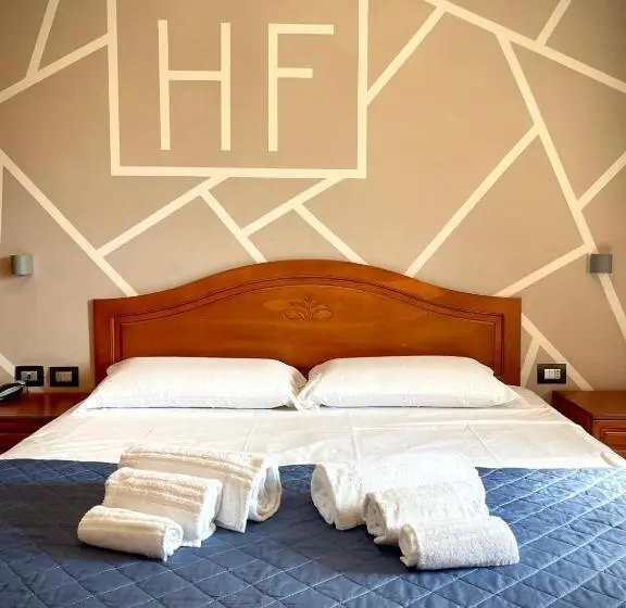 Comfort Yhden Hengen Huone, Futuro