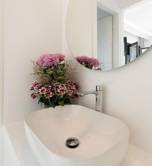 디럭스 스위트, Palm Island Suites