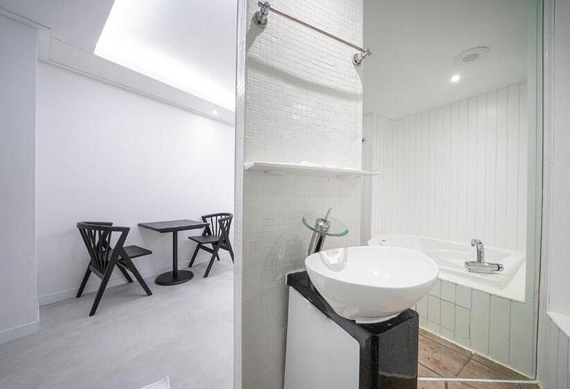 סוויטה עם ג'קוזי, Iro Hotel Incheon By Aank