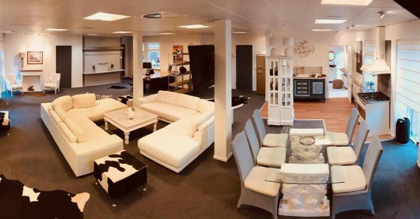 סוויטה עם נוף לנהר, Boutique Hotel Postgården