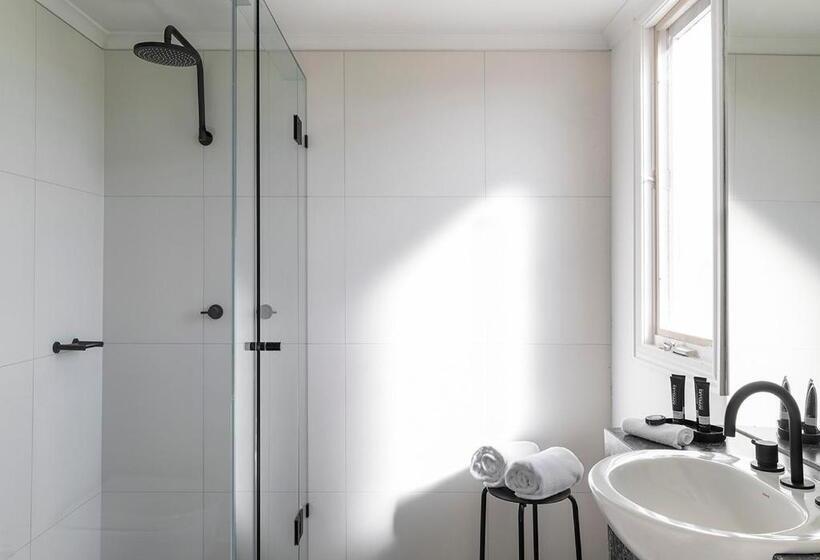 סוויטה משפחתית, Cleveland Estate