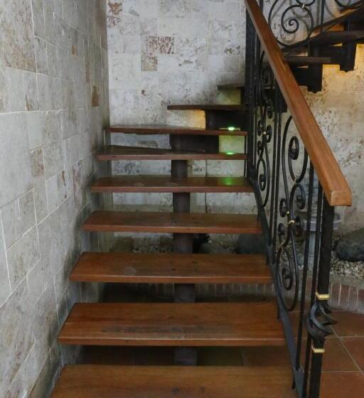 اتاق اکونومی یک تخته, Aluge