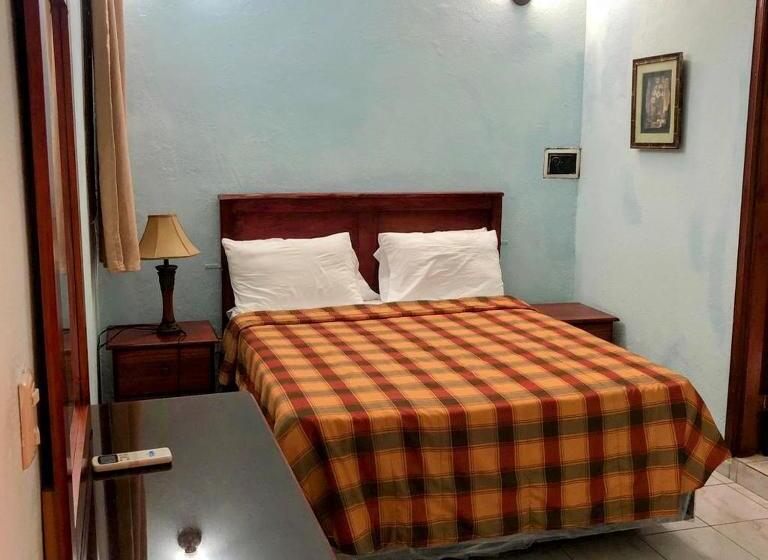 اتاق اکونومی, Aluge