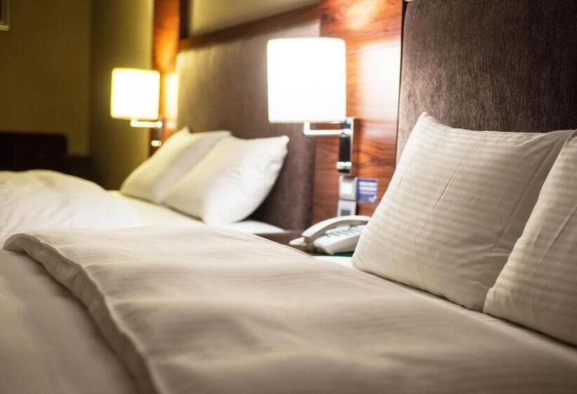 اتاق استاندارد چهار تخته, Arsma