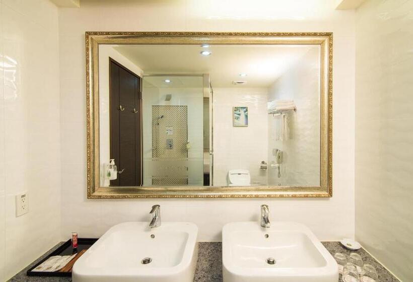 اتاق استاندارد چهار تخته با چشمانداز دریا, Arsma