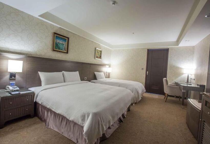 اتاق استاندارد سه نفره, Arsma