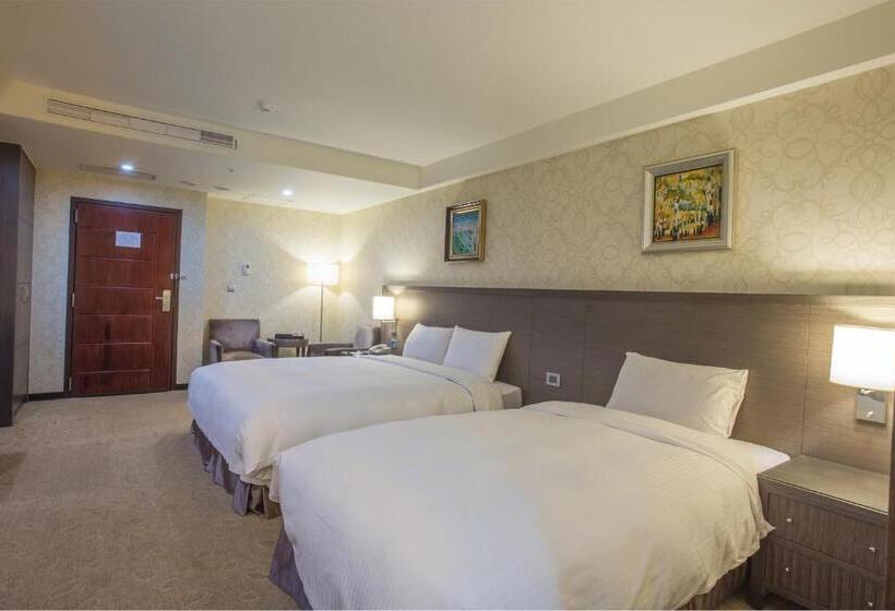 اتاق استاندارد سه نفره, Arsma