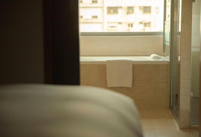 اتاق خانوادگی, Arsma