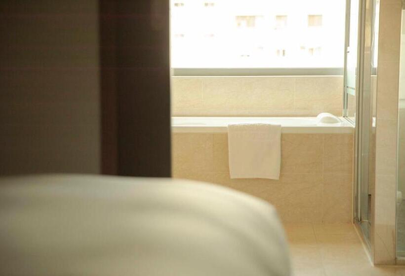 اتاق خانوادگی, Arsma