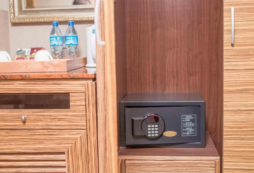 اتاق خانوادگی, Arsma