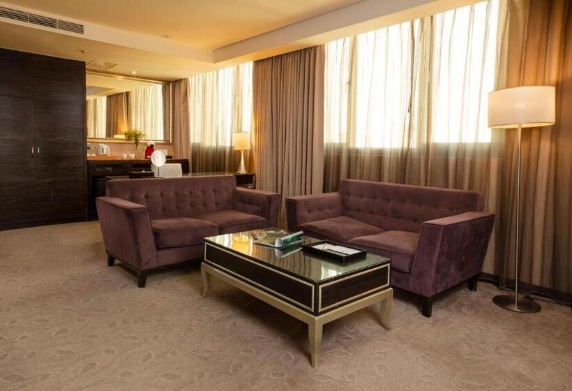 اتاق استاندارد چهار تخته با چشمانداز دریا, Arsma