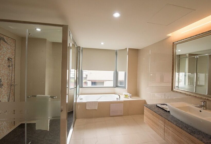 اتاق استاندارد چهار تخته, Arsma