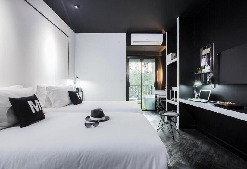 발코니 디럭스 룸, Blu Monkey Hub And Hotel Phuket Town  Free All Day Coworking Space