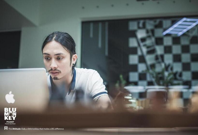 חדר דלוקס, Blu Monkey Hub And Hotel Phuket Town  Free All Day Coworking Space