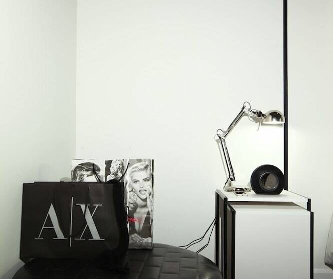 חדר דלוקס לשלושה, Blu Monkey Hub And Hotel Phuket Town  Free All Day Coworking Space