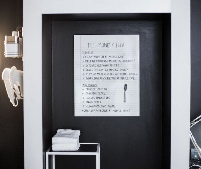 חדר דלוקס לשלושה, Blu Monkey Hub And Hotel Phuket Town  Free All Day Coworking Space